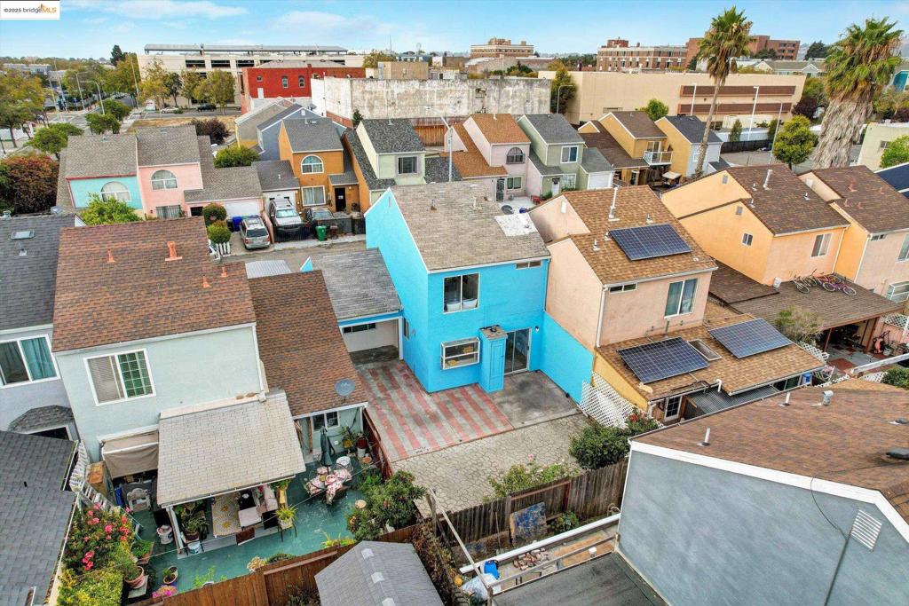 IRON TRIANGLE - Residential