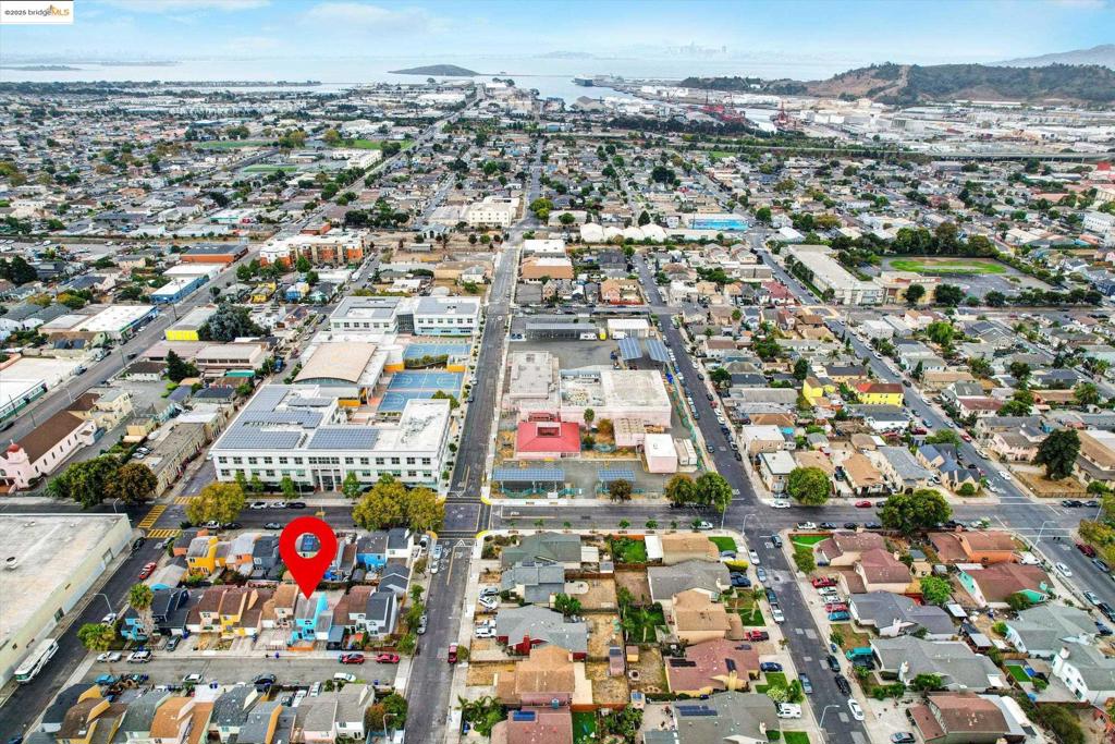 IRON TRIANGLE - Residential