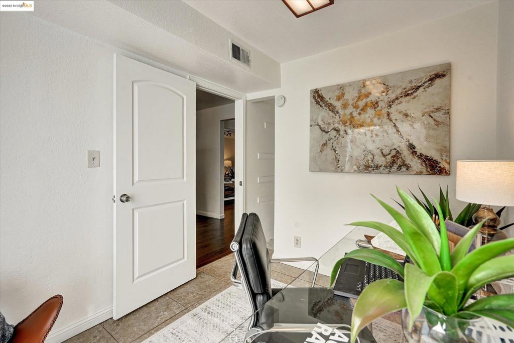 IRON TRIANGLE - Residential