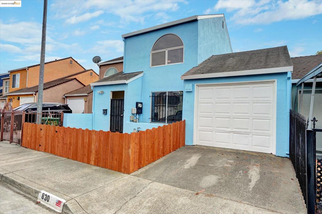 IRON TRIANGLE - Residential