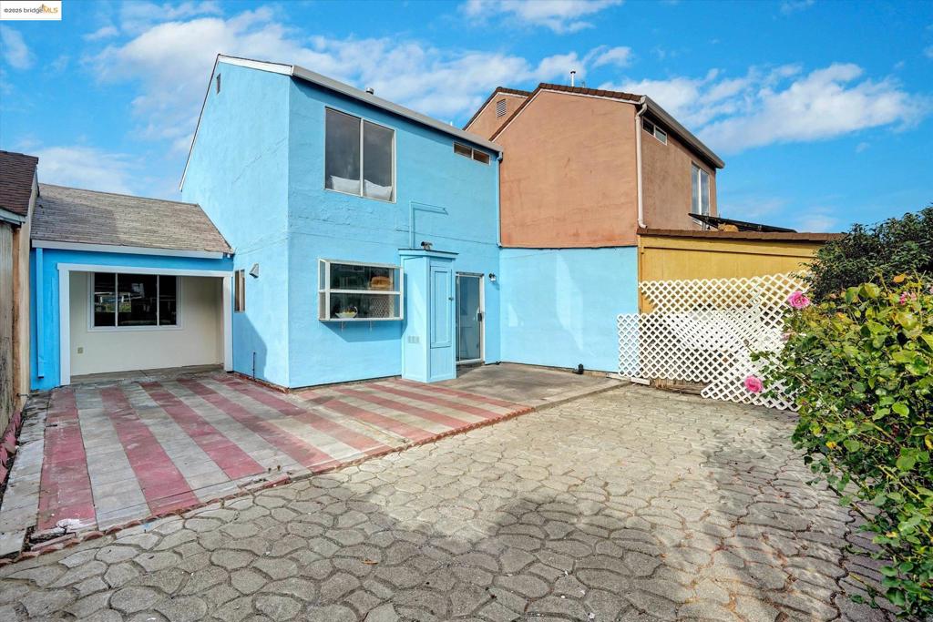 IRON TRIANGLE - Residential