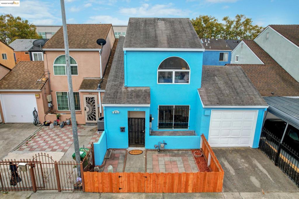 IRON TRIANGLE - Residential