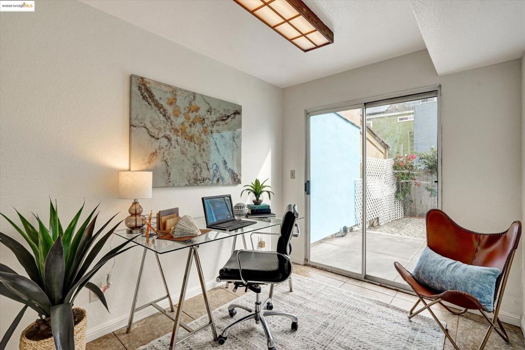 IRON TRIANGLE - Residential