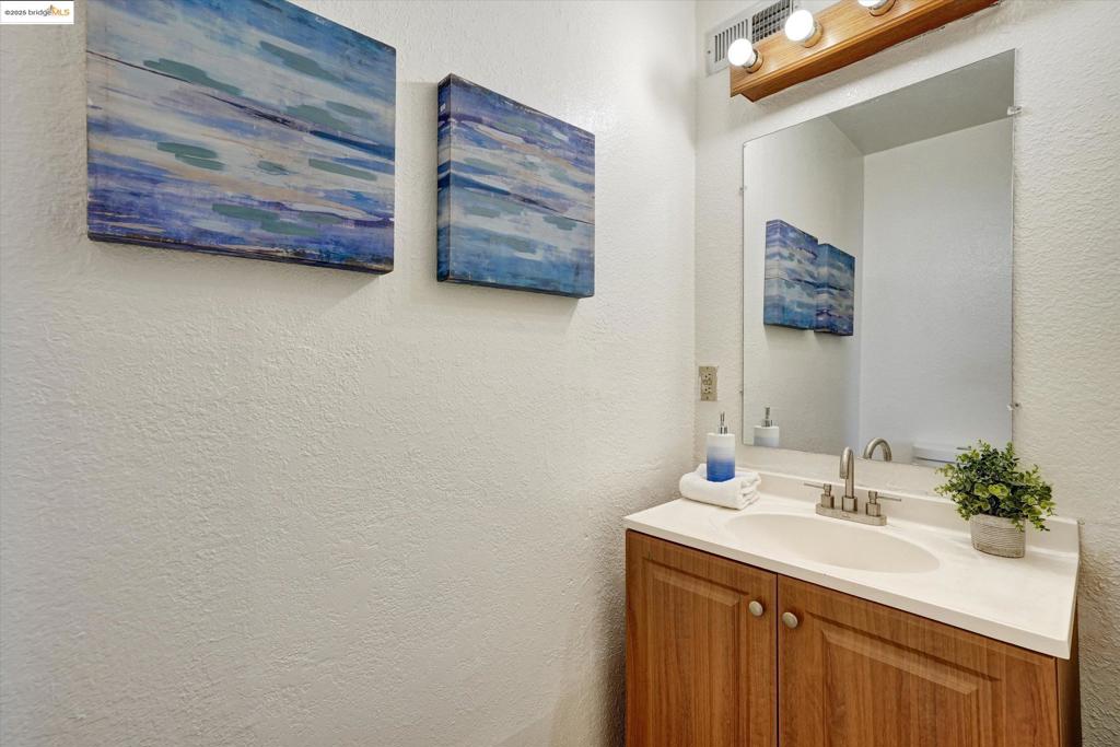 IRON TRIANGLE - Residential