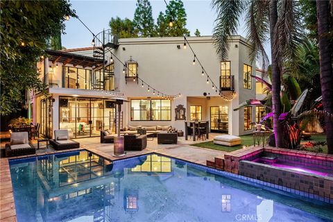 Photo of 4909 Woodley Avenue, Encino, CA 91436 (MLS # SR25258574)