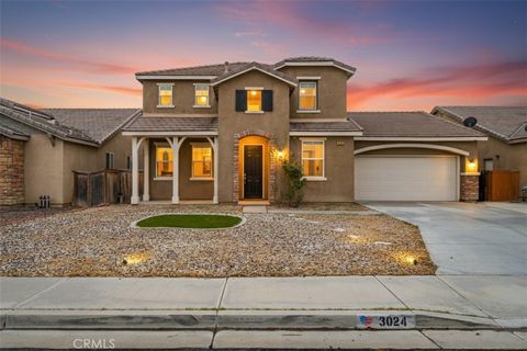 Photo of 3024 Erica Ave, Rosamond, CA 93560 (MLS # SR25260746)