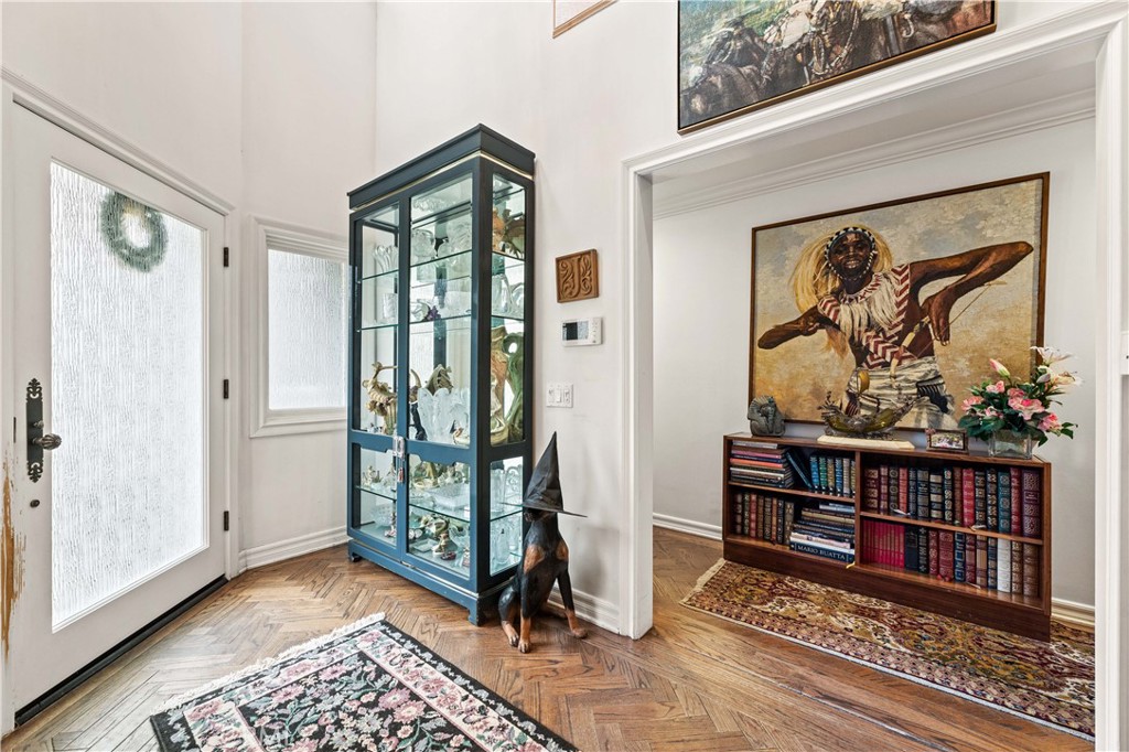 4960 Densmore Avenue