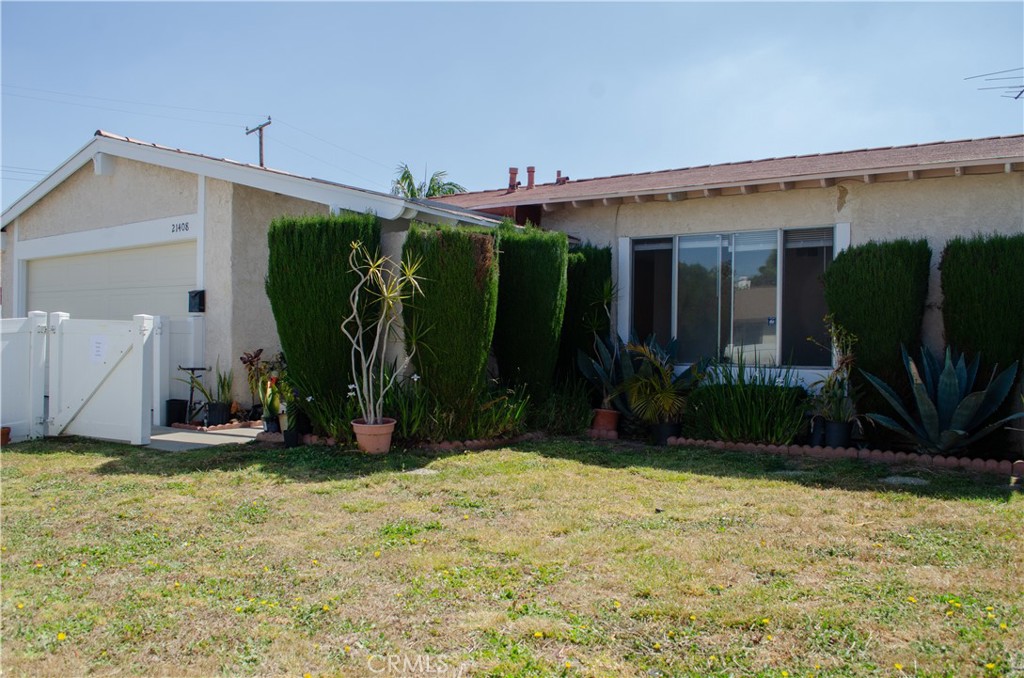 21408 Berendo Avenue