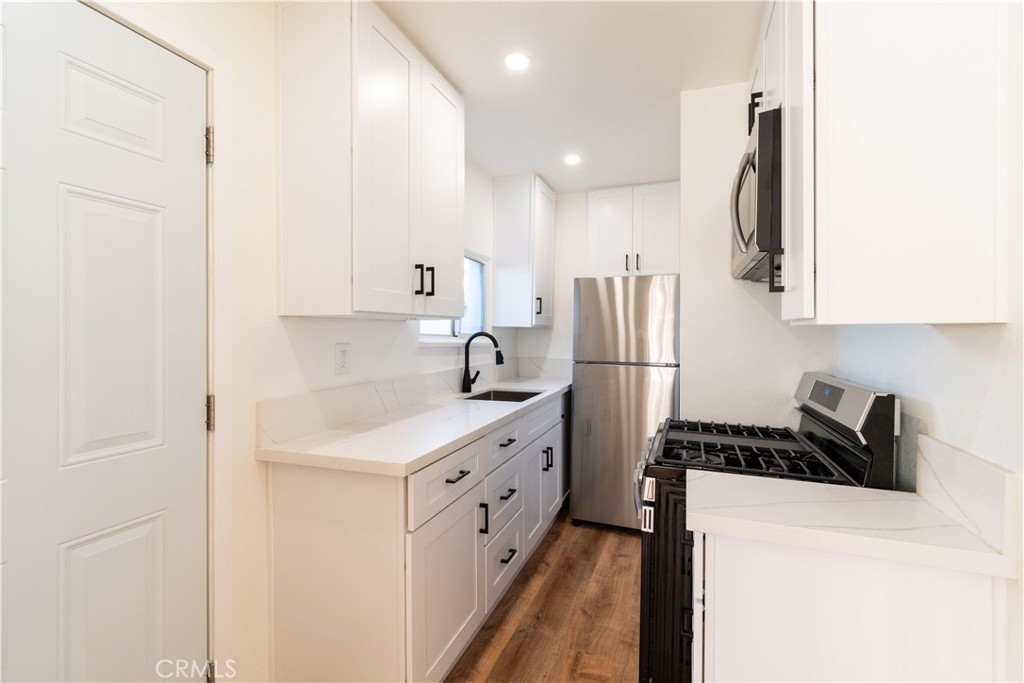137 Broadway B