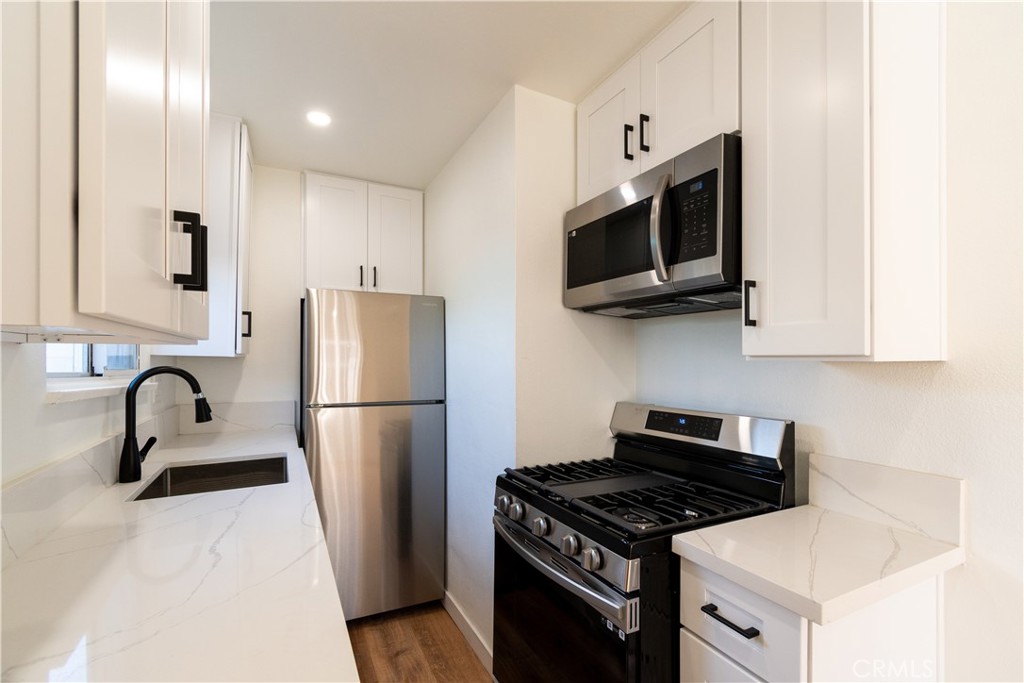 137 Broadway B