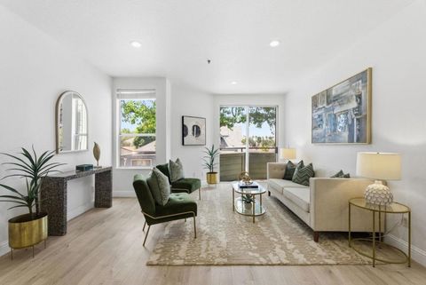 Photo of 411 Park Avenue #225, San Jose, CA 95110 (MLS # ML82049026)