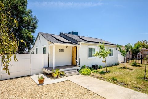 Photo of 13700 Branford St, Arleta, CA 91331 (MLS # GD26072695)