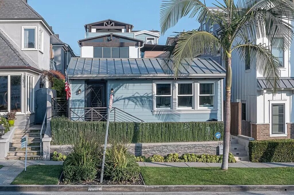 Live the Ultimate Corona del Mar Lifestyle!
Experience coastal living at its finest in this beautifully furnished "FRONT" townhome, located just three houses from Ocean Blvd in the highly coveted 200 block of Corona del Mar. This light-filled, spacious residence offers the perfect blend of comfort, style, and convenience—close to the beach and within minutes to upscale dining, charming cafes, boutique shops, the local farmers market, and essential services.
Built in 2012, this beachside retreat is thoughtfully designed for effortless living and laid-back entertaining. Featuring elegant white oak flooring throughout, the main level welcomes you with a generous living room and fireplace, a dining area, and an open-concept kitchen that connects to a private al fresco dining patio with BBQ.
Also on the main floor are two bedrooms, two bathrooms, a laundry room, bonus room, and a one-car garage plus a covered tandem carport.
Upstairs, the expansive primary suite includes two walk-in closets, a luxurious en-suite bathroom with a soaking tub and separate shower, a dedicated office nook, and a private patio. For panoramic views, head to the rooftop deck—complete with a covered cabana, mini fridge, and sweeping vistas of the ocean, Catalina Island, and city lights—perfect for year-round entertaining.
Behind this charming coastal facade lies an incredible opportunity to immerse yourself in the best of CdM living.
Fully furnished
City of Newport Beach Short Term Lodging Permit: SLP13569
Business License Tax Certificate: BT30077010
