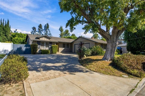 Photo of 13601 Califa Street, Los Angeles, CA 91401 (MLS # SR26194897)