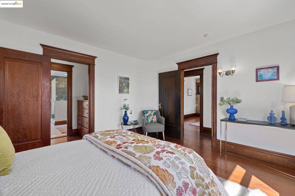 listing image 130728248833192196417