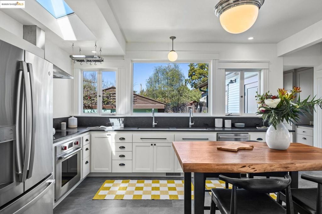 listing image 130728160228528564912
