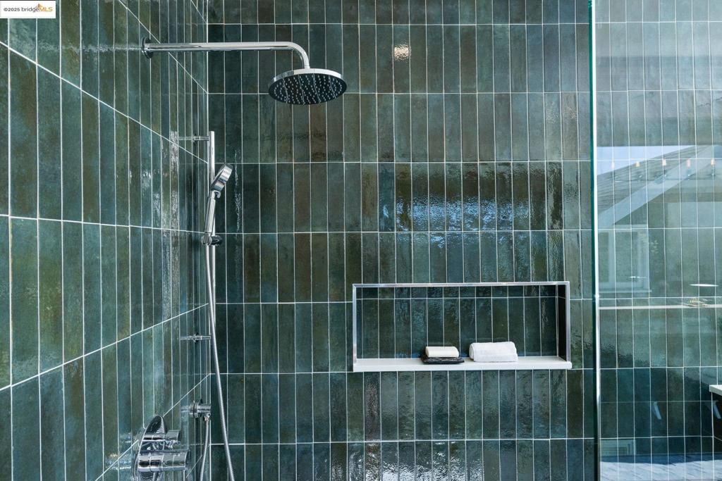 listing image 130722129822624463364