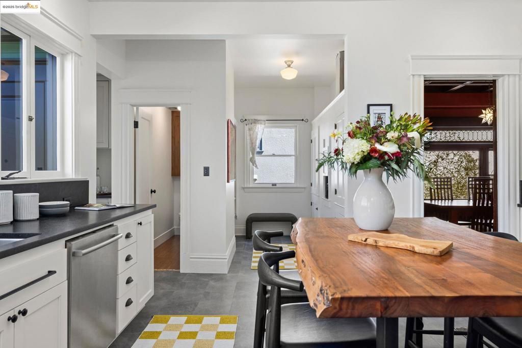 listing image 130721940667495944036