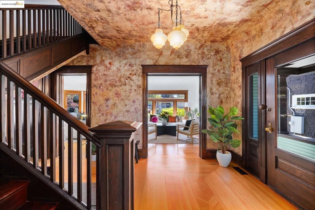 listing image 130723851002409503578