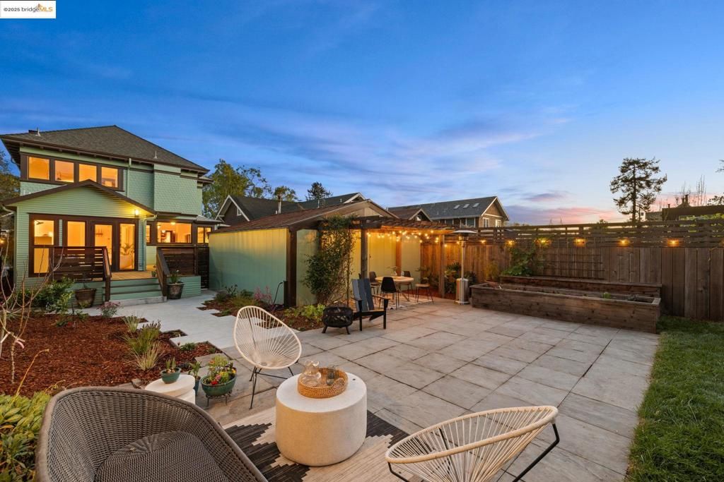 listing image 130726748316958422111