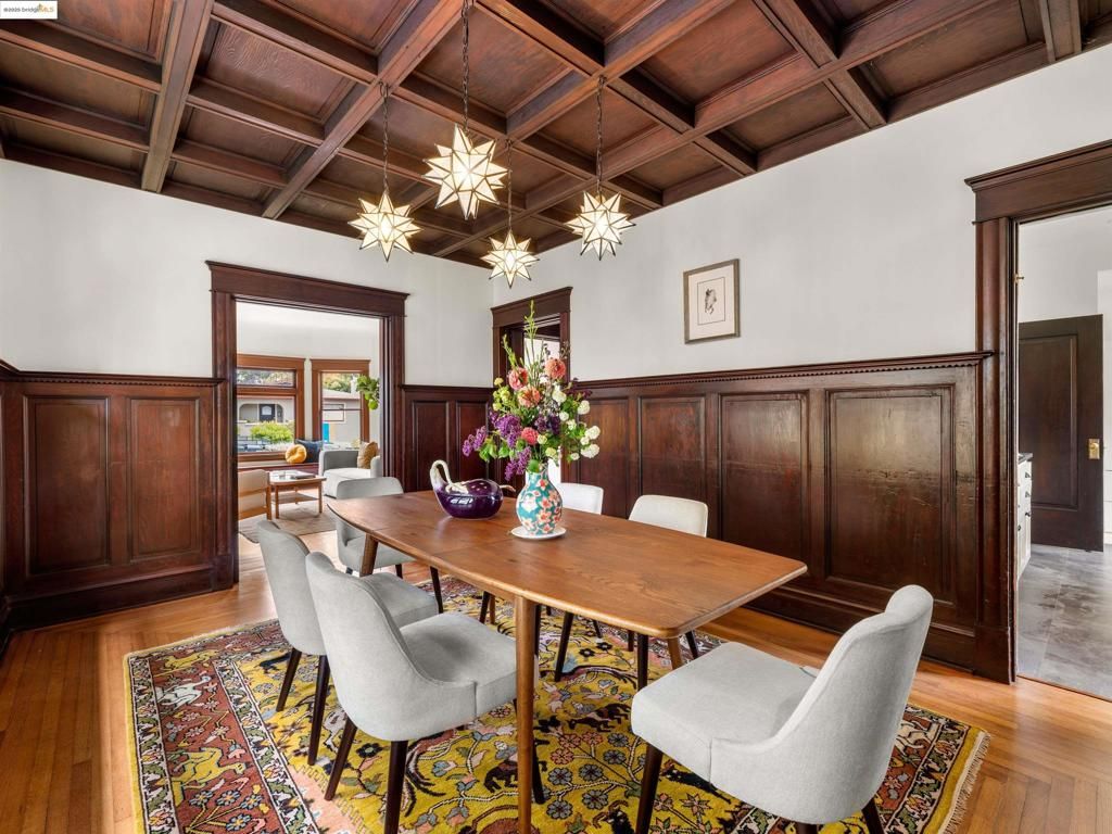 listing image 130729558876223756674
