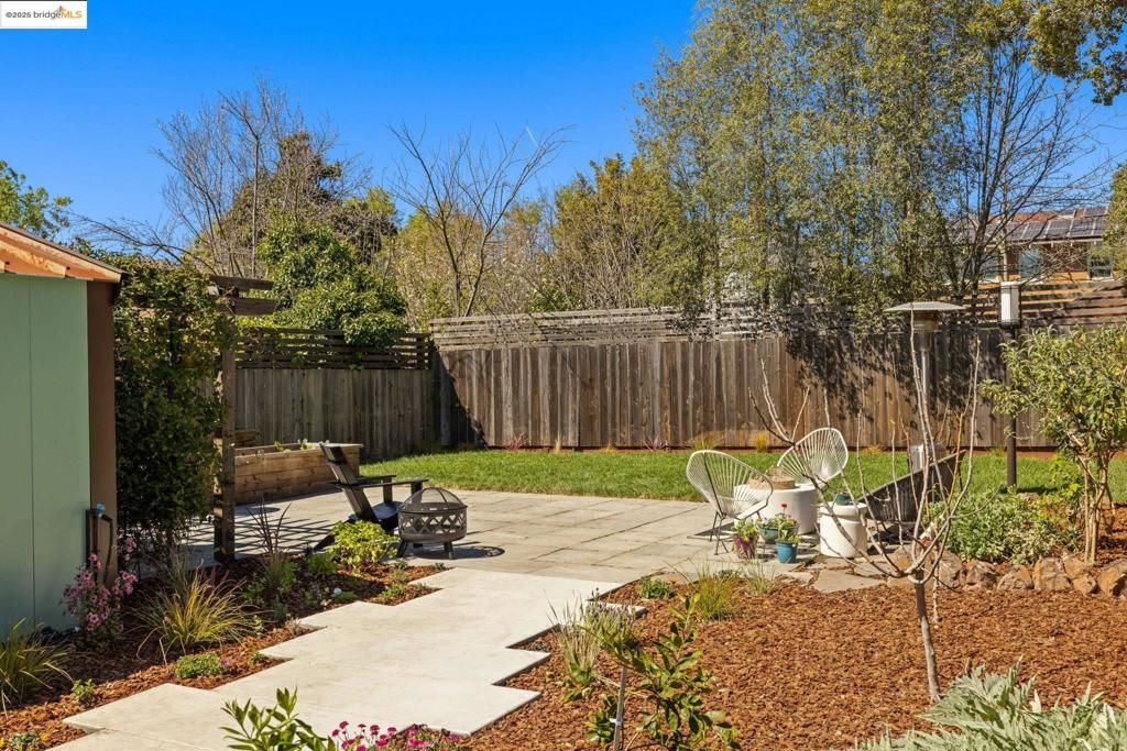 listing image 130722743981256918825