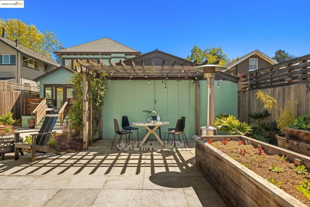 listing image 130724319307881907977