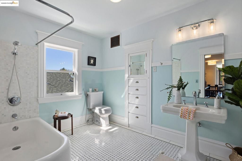 listing image 130725766147624807664