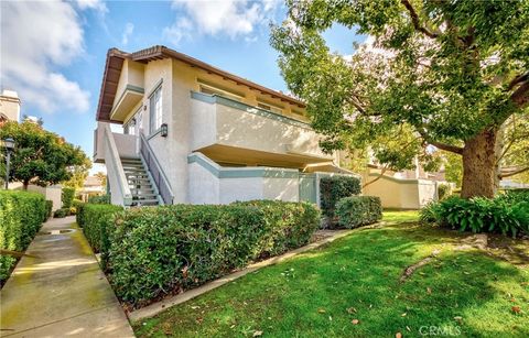 Photo of 35 Oxford #24, Irvine, CA 92612 (MLS # RS26043489)