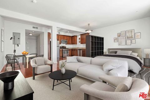 Photo of 360 W Avenue 26 Ave #318, Los Angeles, CA 90031 (MLS # 25625153)