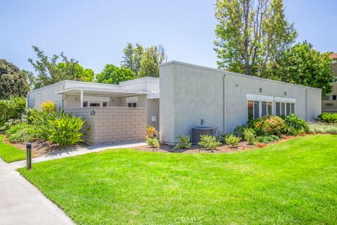 2372 Via Mariposa W B Laguna Woods CA 92637