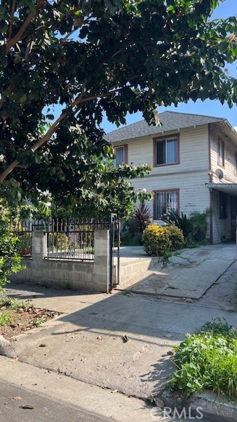Photo of 228 Rosemont Ave Ave, Los Angeles, CA 90026 (MLS # DW26041216)