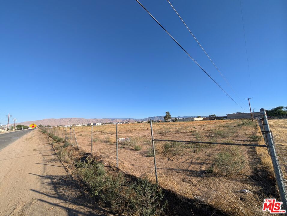 0 E Avenue