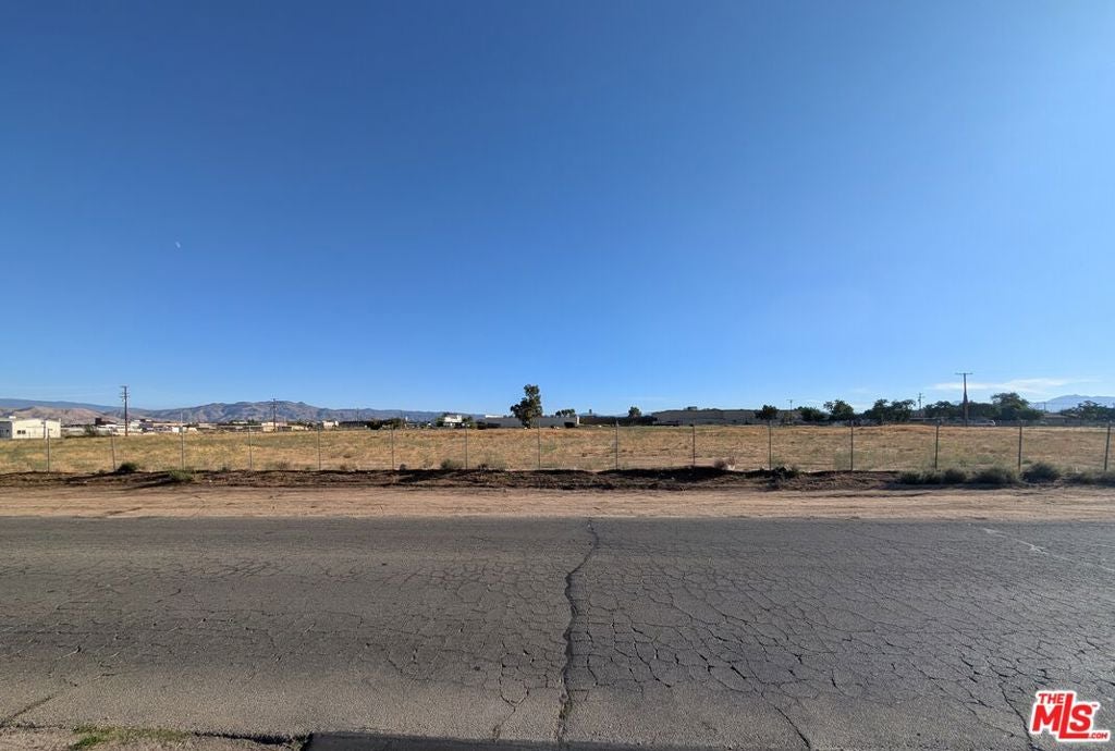 0 E Avenue