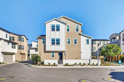 Photo of 418 Lobata, Irvine, CA 92618 (MLS # WS25269422)