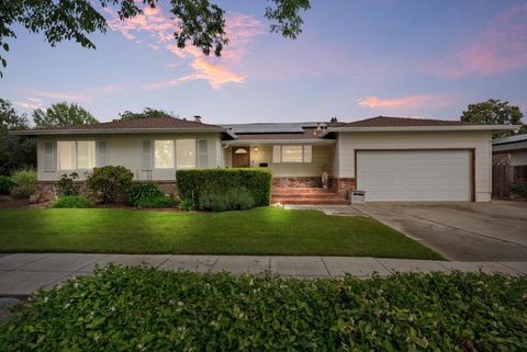 Photo of 1041 Celilo Drive, Sunnyvale, CA 94087 (MLS # ML82046696)