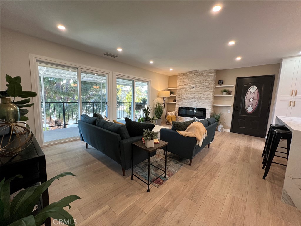 2338 Avenida Sevilla N