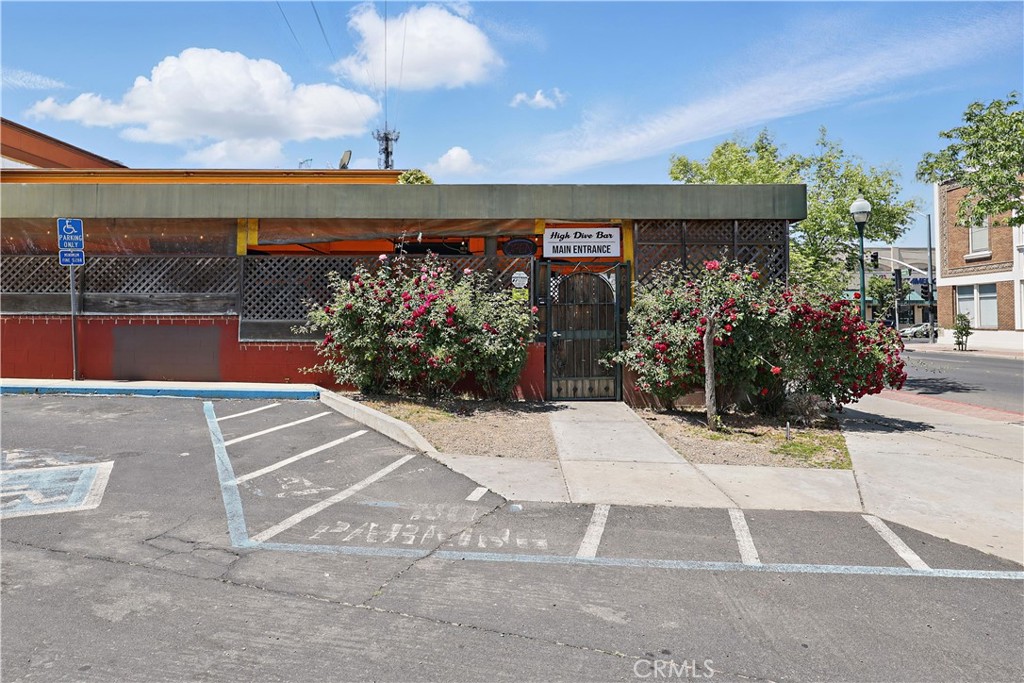 Turnkey Café Sublease in Prime Downtown Merced Location known as the Ravello's Event Center! Don't miss this opportunity to launch your coffee or sandwich shop near the UC Merced Administration building, City Hall, the El Capitan Hotel and many other retailers! This 1,200 sq. ft. café space is fully equipped and ready to go! The interior features a cozy indoor dining area (19’ x 15’+/-), perfect for creating an inviting customer atmosphere, plus a spacious covered outdoor patio (20’ x 17’+/-) for added seating. Enjoy a service-ready counter area, access to a commercial kitchen, ice machine, ample refrigeration and storage, and onsite restrooms—everything you need to get started from day one. All utilities included and surrounded by plentiful public parking. This high-visibility spot is ideal for a start-up café, juice bar, or deli concept looking to tap into the vibrant local community.