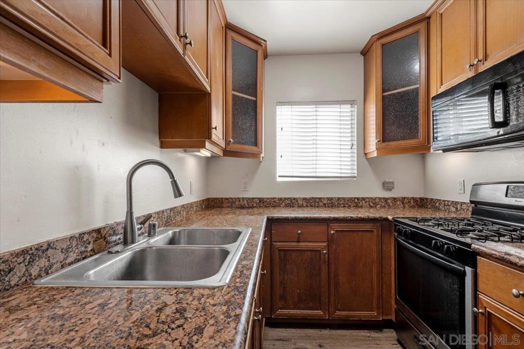 175 Avenida Descanso 205