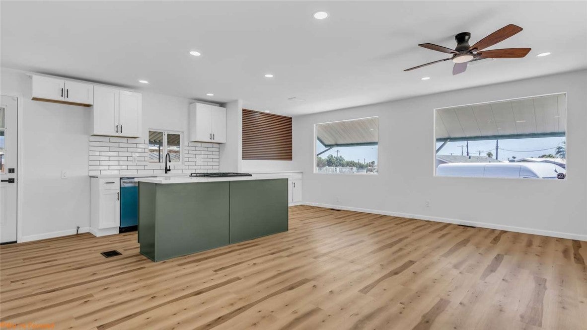 73250 Colonial
