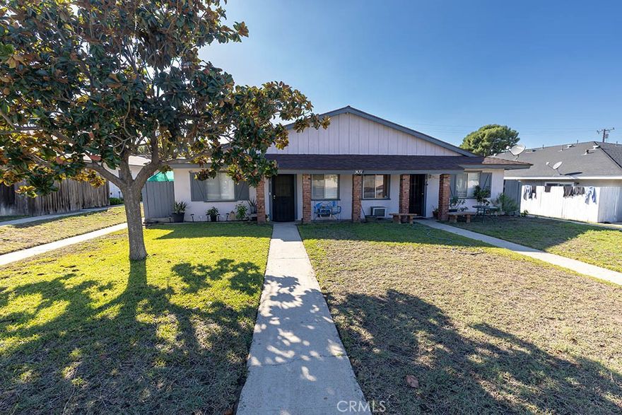 Great opportunity!  4-plex in great area of Anaheim on N. Tustin.  Easy access to 91, 55, and 57 freeways.  One 3 bedroom 2 bath, Two 2 bedroom 1 bath, and One 1 bedroom 1 bath.  All units rented.  All have separate Gas and electric meters and there are 5 one car garages.  Laundry on site for extra income.