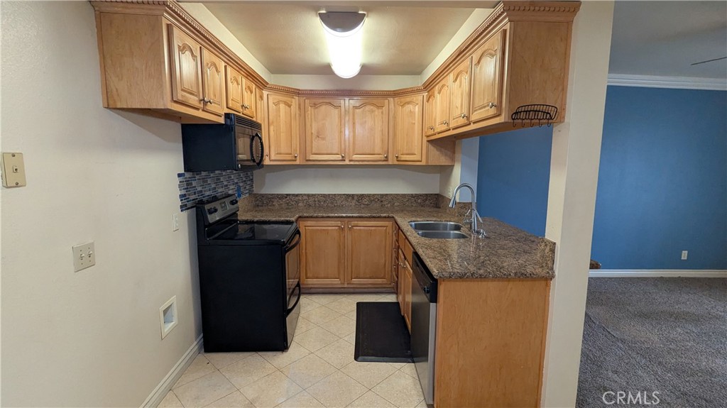 Freshly Updated & Move-In Ready Condo in Colton!
Welcome to this beautifully refreshed 2-bedroom, 2-bath condo nestled in the desirable Amber Tree community. This upper-level unit offers 870 sq ft of comfortable living space with a smart layout and modern touches throughout.
Highlights Include:
• Freshly cleaned and ready for immediate move-in—no tenants, no hassle!
• Remodeled kitchen with granite countertops, electric appliances, and a cozy breakfast nook
• Spacious living room with access to a private balcony—perfect for morning coffee or evening relaxation
• Updated bathrooms featuring granite finishes and a clean, contemporary feel
• Central A/C and heating for year-round comfort
• Community amenities include a pool, spa, and covered patio areas
Conveniently located near shopping, schools, and public transit, this condo is ideal for first-time buyers, investors, or anyone seeking low-maintenance living in a central location. With a low HOA fee and a well-maintained complex of just 35 units, this is a rare opportunity you won’t want to miss.