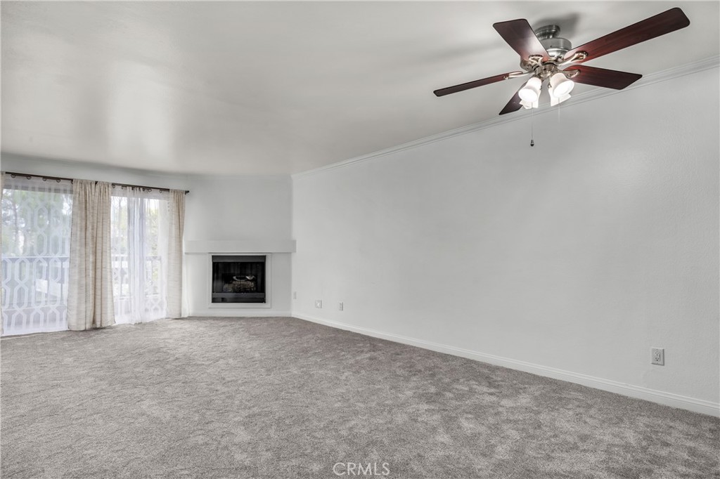 5500 Owensmouth Avenue 228