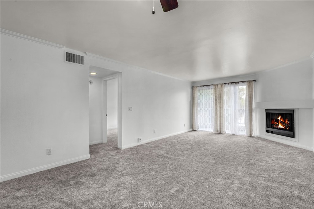 5500 Owensmouth Avenue 228