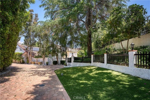 Photo of 4414 Park Mallorca, Calabasas, CA 91302 (MLS # SR26224539)