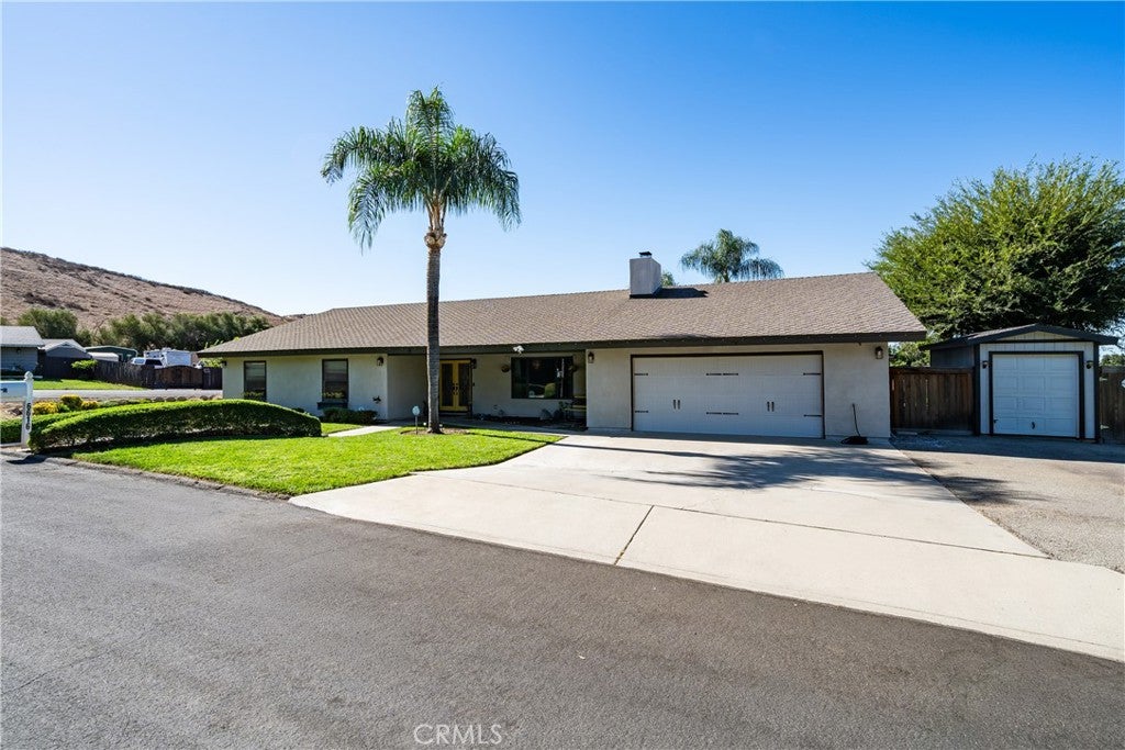 6616 Landfair