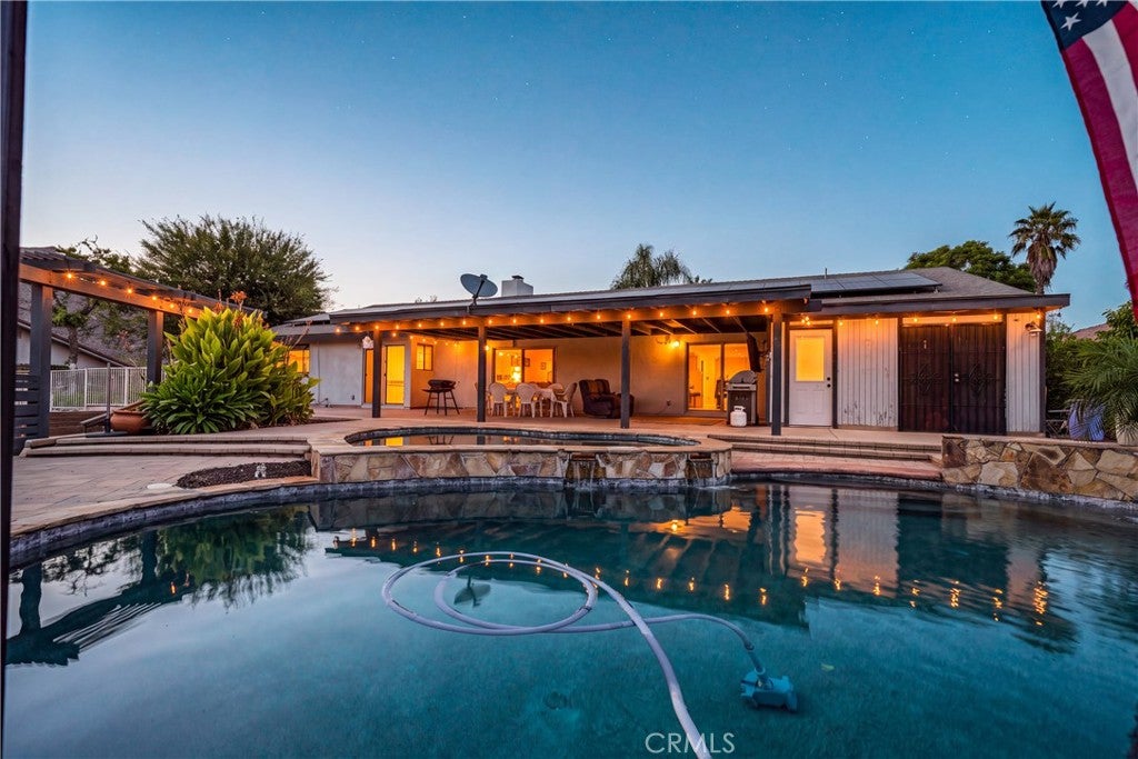 6616 Landfair