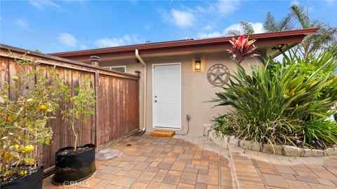 Photo of 330 Teasdale DR #B, Claremont, CA 91711 (MLS # CV26221655)