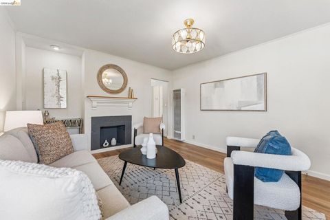 Photo of 1672 67th Avenue Ave, Oakland, CA 94621 (MLS # 41132958)