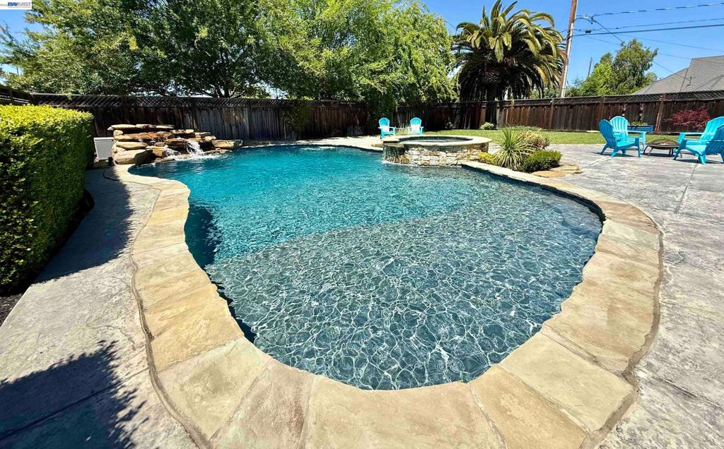 2133 Pleasant View Lane